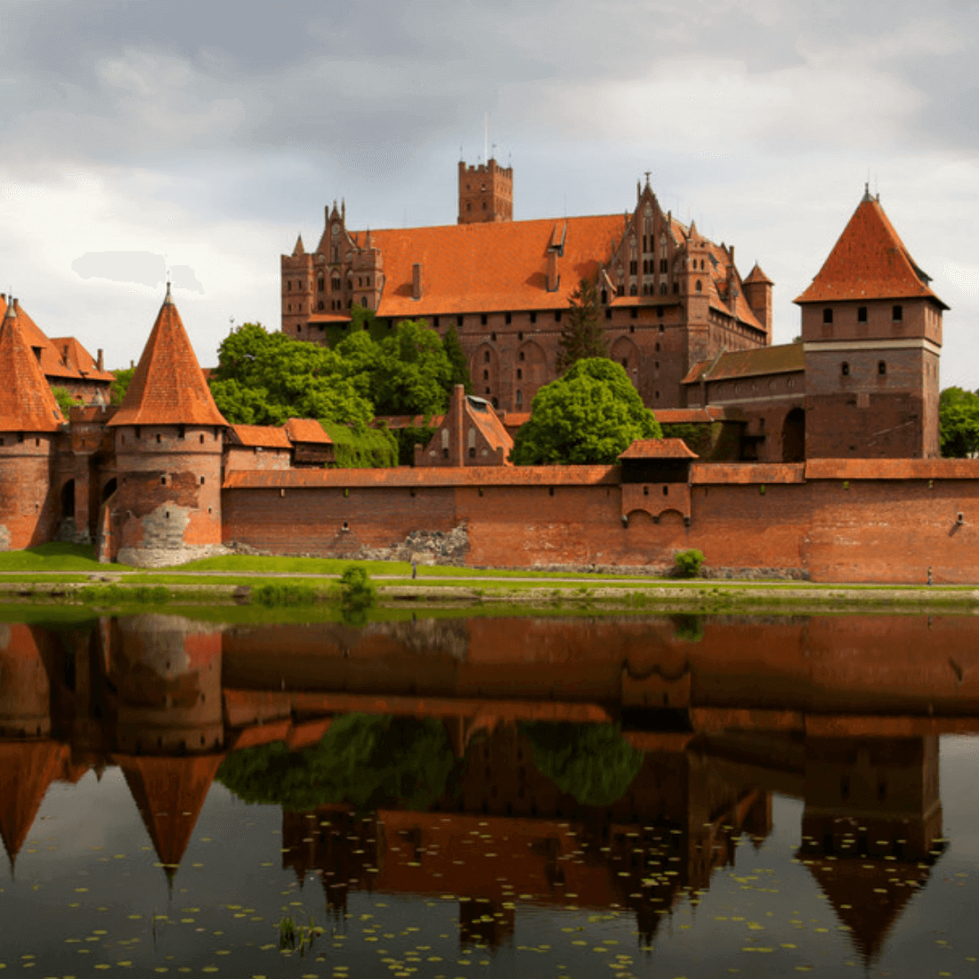 Zamek krzyżacki w Malborku wygląd zewnętrzny