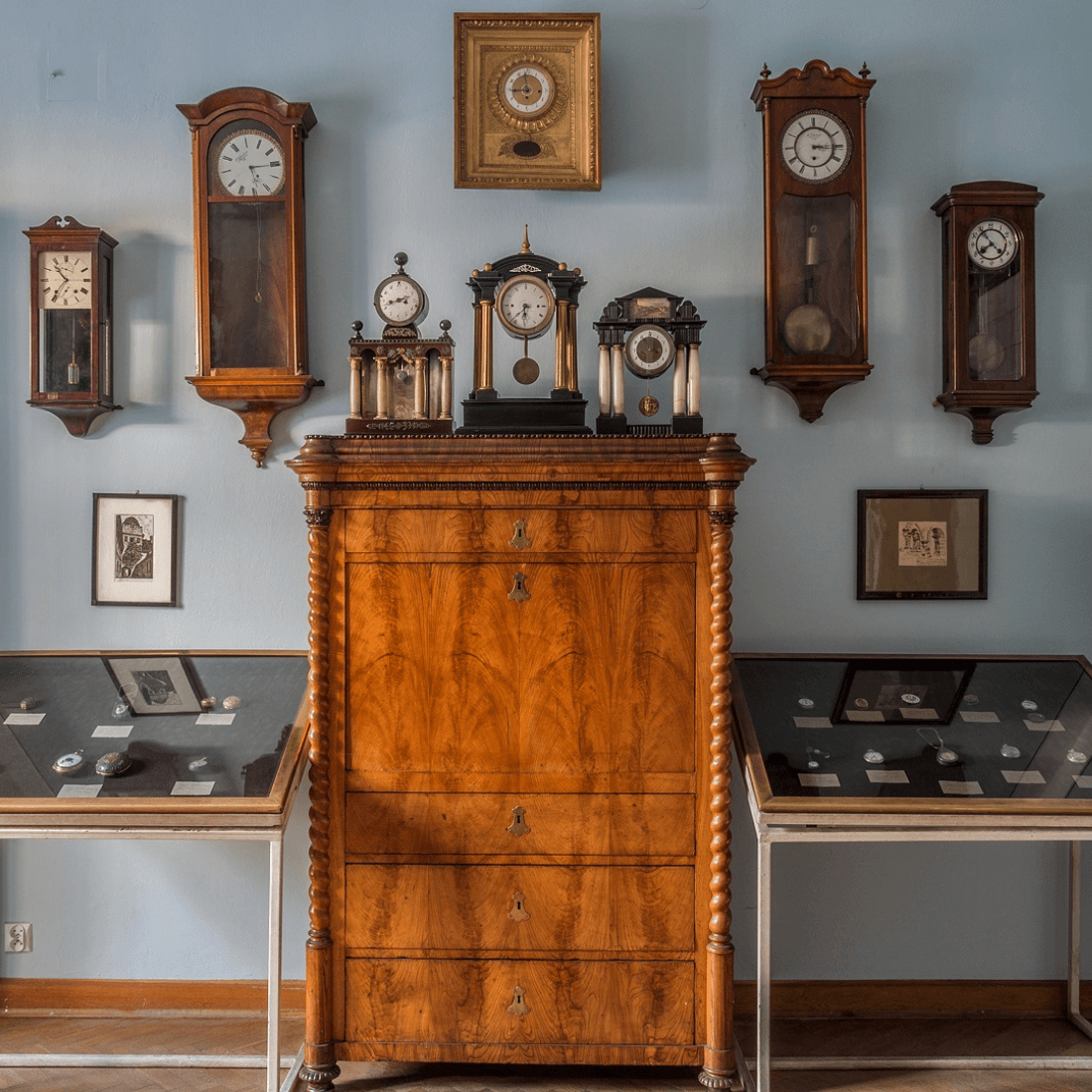 Wystawa w muzeum zegarów w Jędrzejowie