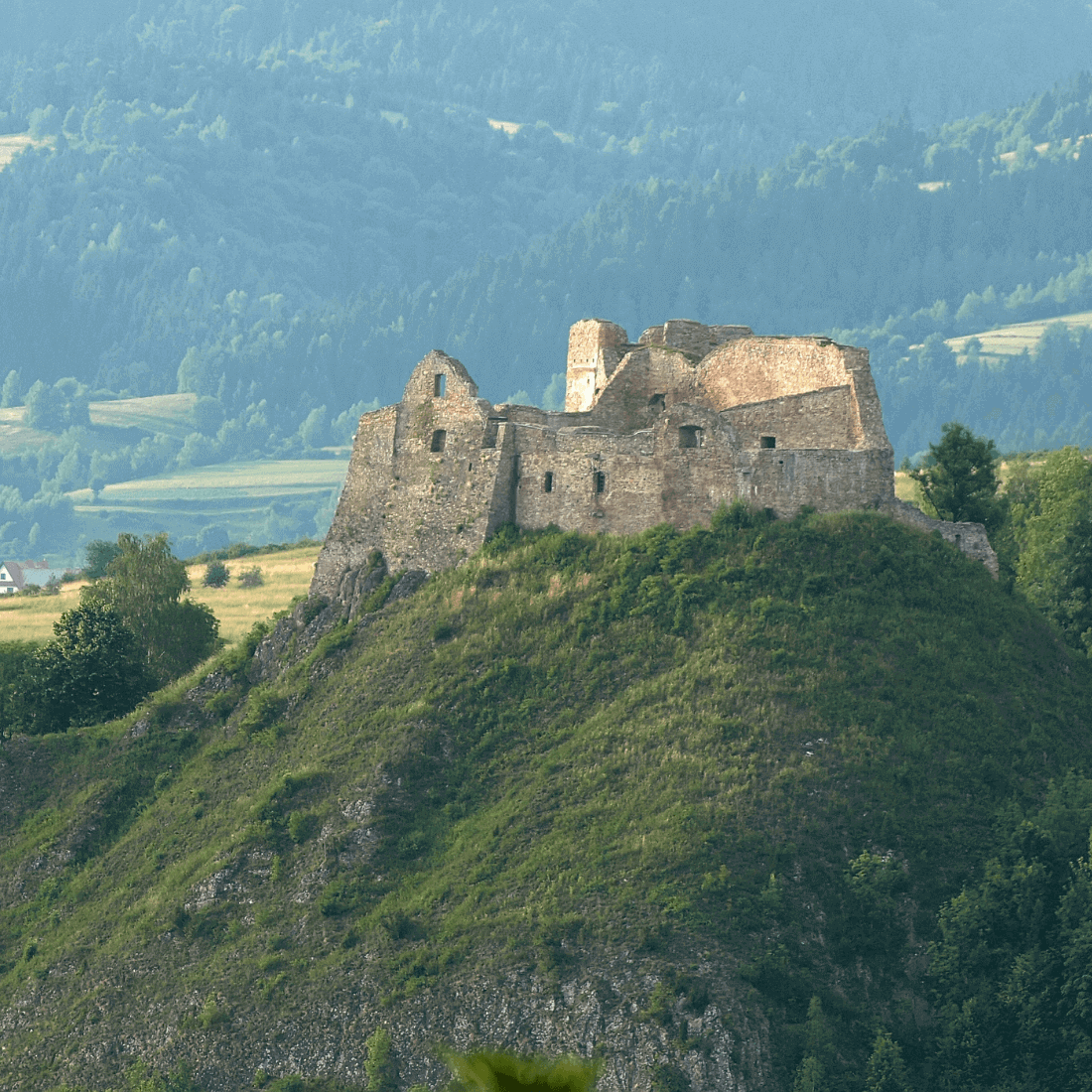 Ruiny zamku w Czorsztynie